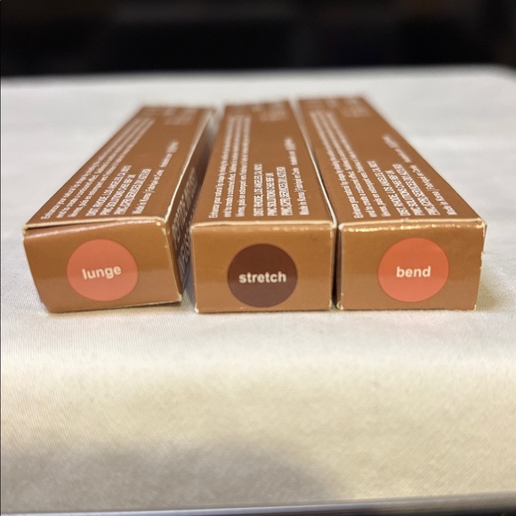 Buyer’s choice: RHODE Peptide Lip Shape - bend, lunge, stretch, flex - Picture 5 of 9